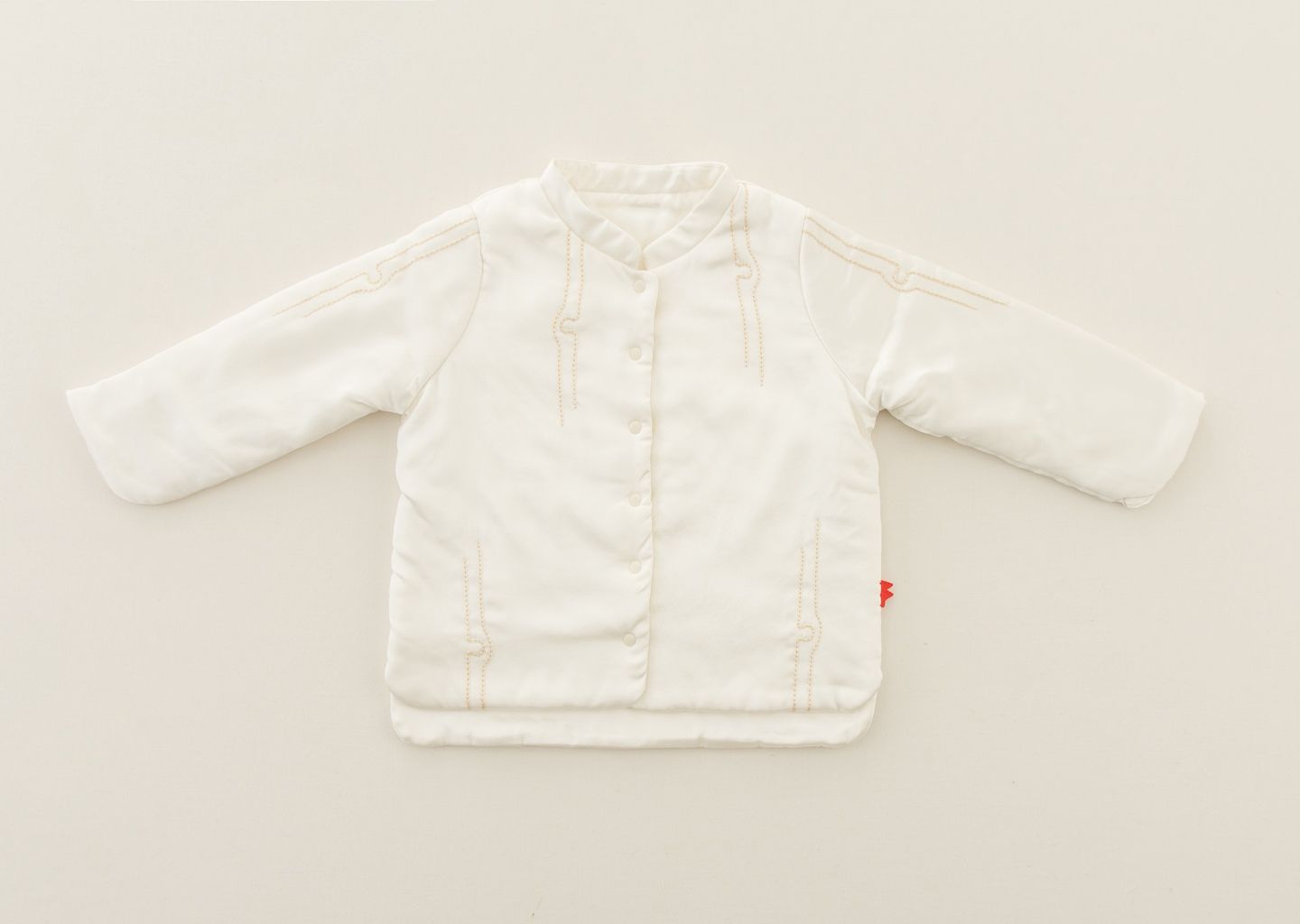 轻盈绣花棉服